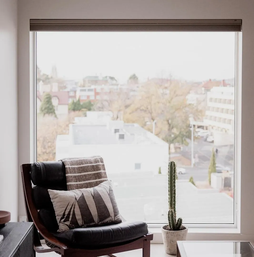 Battery Point Retreat With River Views ホバート アパート